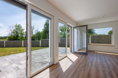 Neubau-Familienoase: Schlüsselfertig ausgebautes REH mit Terrasse, Garten, 2 Stellplätzen, KFW 40