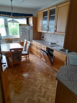 Schöne und gepflegte 3-Zimmer-Wohnung mit Balkon und Einbauküche in Eggenfelden