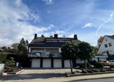 KO-Pfaffendorf: Helle 3-ZKB-Wohnung mit gr. Balkon und neuer Einbauküche - Nichtraucher-Haus