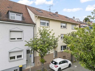 Vierzimmerwohnung in Spielstraße mit großer Garage!
