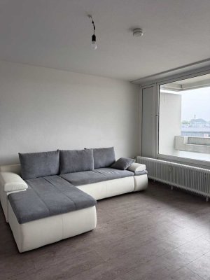 Vollständig renovierte 2,5-Raum-Wohnung mit Balkon und Einbauküche in Marl