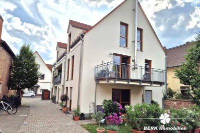 BERK Immobilien - bezugsfertige & gemütliche Maisonette-Wohnung mit 3 Zimmern im Herzen von Obernau