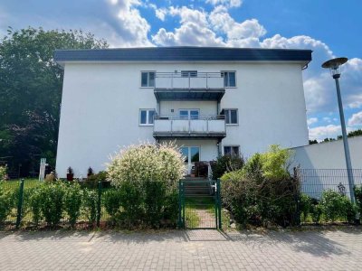 Vermietete Erdgeschosswohnung mit Garten, Terrasse, Garage und Bootsanlegernutzung