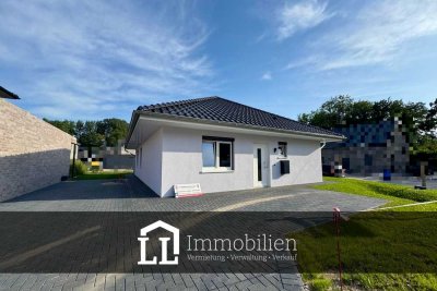 EBENERDIG WOHNEN: Neubau-Bungalow in Neumünster.