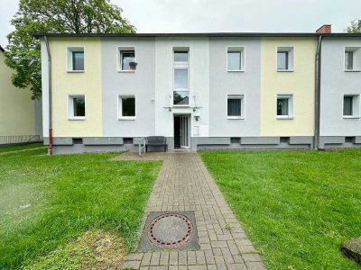 Neu sanierte 3-Zimmer-Wohnung! Der große Balkon mit Blick ins Grüne inklusive!