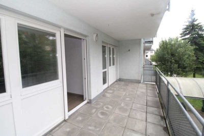 NEU! Gemütliche 2-RW mit großem Balkon in DD-Weißig - Sofort verfügbar !!