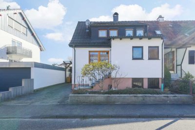 Kleines Wohnhaus mit schönem Grundstück