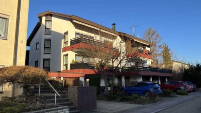 Gepflegte Maisonette-Wohnung mit viereinhalb Zimmern sowie Balkon und EBK in Ludwigsburg