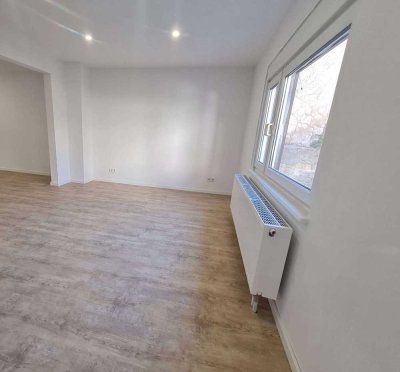 Renovierte 2-ZKB-Wohnung mit Balkon in zentraler Lage von Scheidt