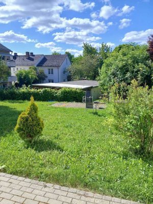 Renovierte Wohnung im Grünen mit Terrasse!