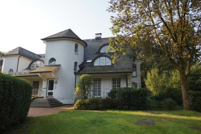 Exclusive, ruhige 3-Zimmer-Maisonette-Wohnung mit Terrasse am Alsterlauf