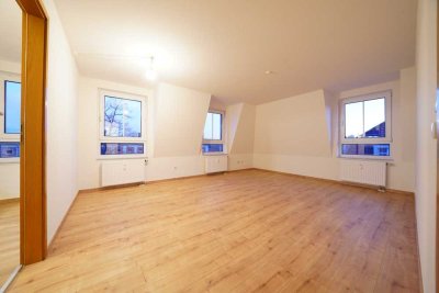 Sehr attraktive 2-RW * DG * EBK * Bad mit Dusche * Abstellraum*Fahrstuhl * Weitblick * ruhig * TOP *