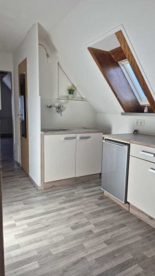 Helle 1,5-Zimmer-Dachgeschosswohnung in Berg am Laim – teilmöbliert