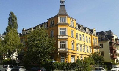 Ruhige 2-Zimmer-Wohnung im Hochparrterre (Teilmöbliert) mit ca. 64 m² mit 2 Balkonen + Gartenanteil