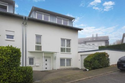 Einziehen & Wohlfühlen: Gepflegte Doppelhaushälfte mit Gartenidylle