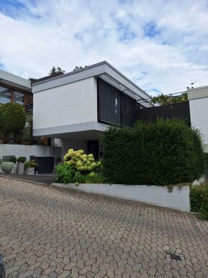 Helle Maisonette mit Südterrasse mit Schlossblick und Garten im Kurviertel von Auerbach