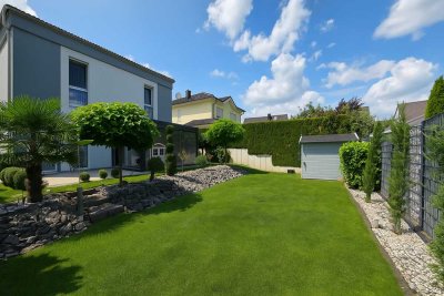 Moderne Bien-Zenker Stadtvilla mit Wintergarten, Wärmepumpe und großem Garten in Langenselbold!