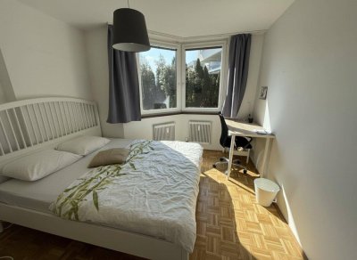 Ruhige, gepflegte 4-Zimmer Stadtwohnung Wohnung mit 2 Balkonen in Grünlage