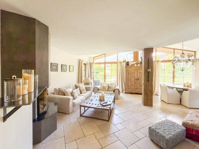 Freizeitwohnsitz - Luxuriöses Residieren mit Garten und Sauna im Herzen von Kitzbühel