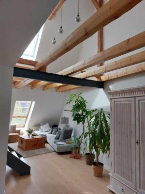 Helle Maisonettewohnung mit Dachterrasse in der Innenstadt