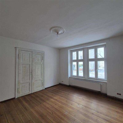 Charmante 2-Zimmer-Altbauwohnung mit Flügeltür