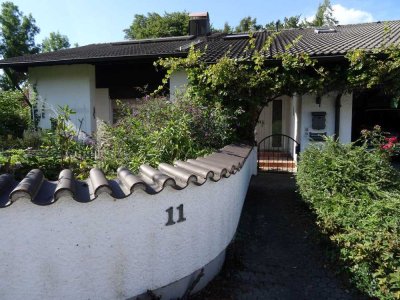 Günstiges, modernisiertes 5-Zimmer-Einfamilienhaus mit geh. Innenausstattung und EBK