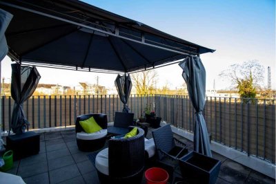 Lichtdurchflutete Penthouse-Wohnung mit großer Süd-West-Terrasse in Bestlage Viel Platz