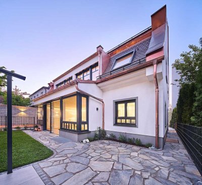 U6 Holzapfelkreuth: Top-Moderne Wohnung mit Altbaucharme und Atriumgarten
