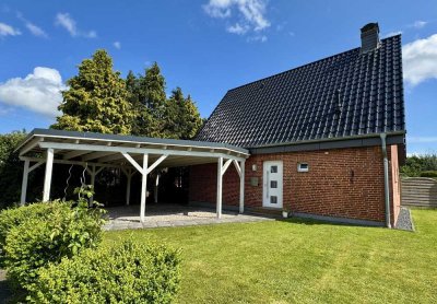 Saniertes Einfamilienhaus in Schuby: Klassisch schön & modern ausgestattet