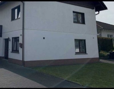 Etagenwohnung mit Einbauküche in ruhiger Wohnlage in Wenden/Ottfingen