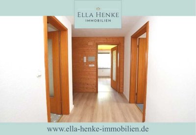 Gemütliche 3-Zimmer-Dachgeschosswohnung inkl. Stellplatz zu vermieten.