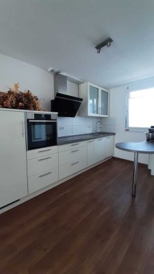 Reihenmittelhaus in ruhiger aber zentraler Lage, Terrasse, Garten, 2 Parkplätze