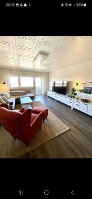 Stilvolle 4-Zimmer-Wohnung mit gehobener Innenausstattung mit Balkon und EBK in Ansbach