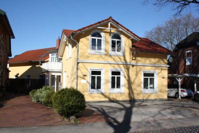 Großzügiges Haus mit 11 Zimmern und Carport in Bad Bramstedt