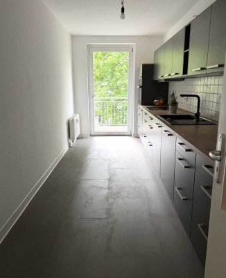 Alles drin: Einbauküche + Balkon + Wanne und Dusche