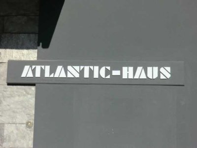 Atlantic-Haus: Etwas Besonderes: 2-Zi.-Wohnung mit 2 Balkone und EBK im 7. OG mit Fahrstuhl