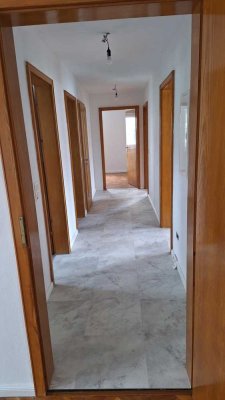 Helle 3-Zimmer-Wohnung mit Balkon und Terrasse in Winzer