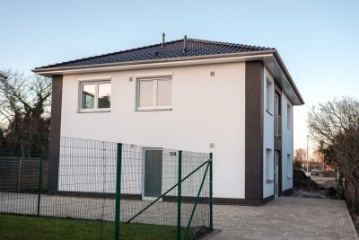 Helle 3 Zi. Wohnung - EG im 2 Familienhaus