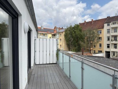 Helle Wohnung m.EBK, großer Balkon ,Fußbodenheizung, Parkett, Stellplatz u.v.m.