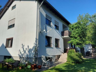 Stattliches Zweifamilienhaus in Gröbenzell