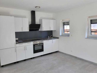 Neuwertige 2-Zimmer-Wohnung mit Balkon und Einbauküche in Grünstadt