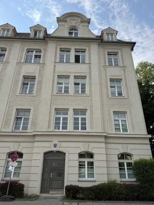 Traumhafte 3-Zimmer-Wohnung mit Altbauflair am Pasinger Stadtpark