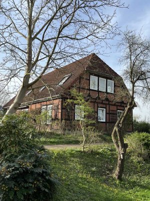 Idyllische 2-Zimmer-Wohnung im Grünen mit Gartennutzung