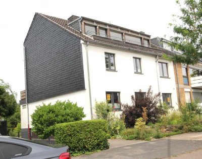 Für den Käufer provisionsfrei: Einfamilienhaus mit großem Garten, geeignet für eine große Familie