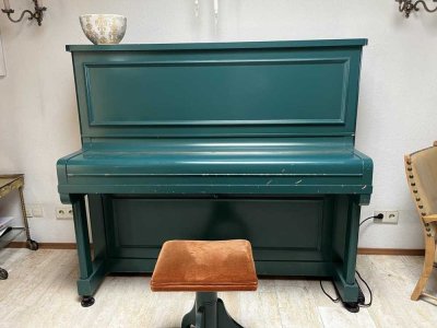 Klavier mit Haus zu verkaufen