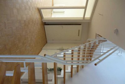 Großzügige und charmante Maisonette-Wohnung mit Aufzug nähe Univiertel