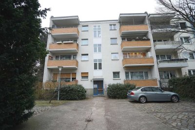 Hauptstadtmakler-Bezugsfreie Wohnung mit KFZ-Stellplatz in Top Lage