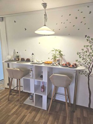 Grosszügig 4 Zimmer Wohnung mit einbauküche und Möbel in Uni-Campug