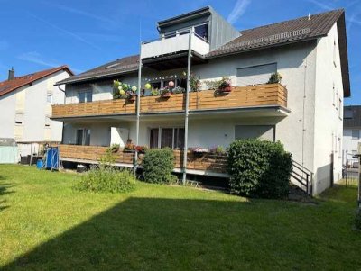 Exklusive 2,5-Zimmer-DG-Wohnung mit gehobener Innenausstattung mit Balkon und EBK in Waldbüttelbrunn