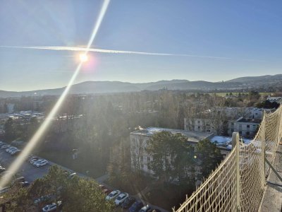 Lichtdurchflutete 4-Zimmer Wohnung mit südlicher Loggia